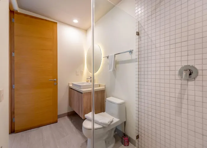 Luxury 2br 2ba Ocean View 200m From